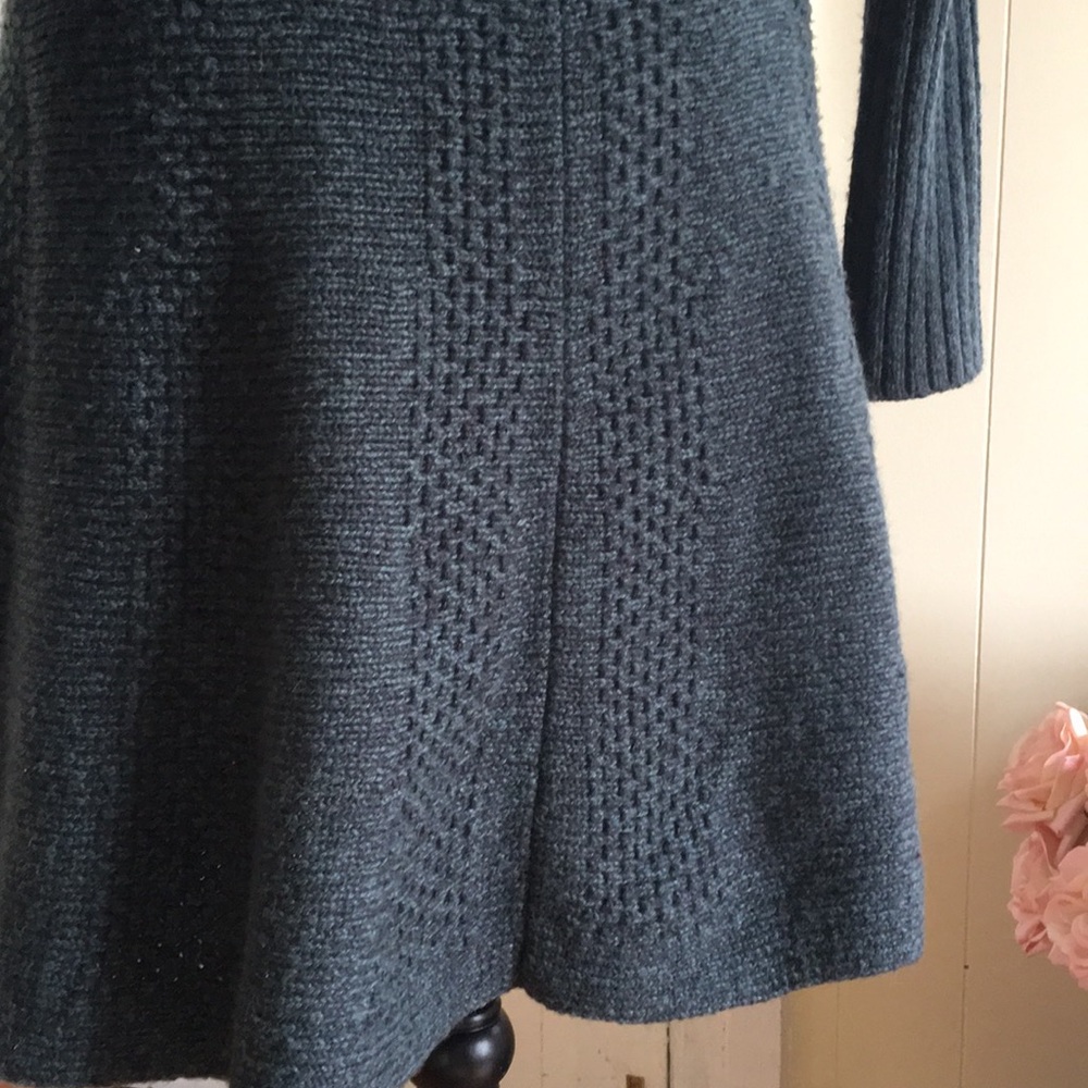 VICTORIA’S SECRET • Gorgeous Sweater Knit Dress - Picture 15 of 16